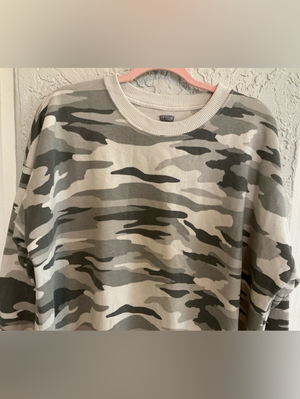 Aerie Camo Light Gray & Dark Gray Crewneck Sweatshirt - Picture 2 of 5